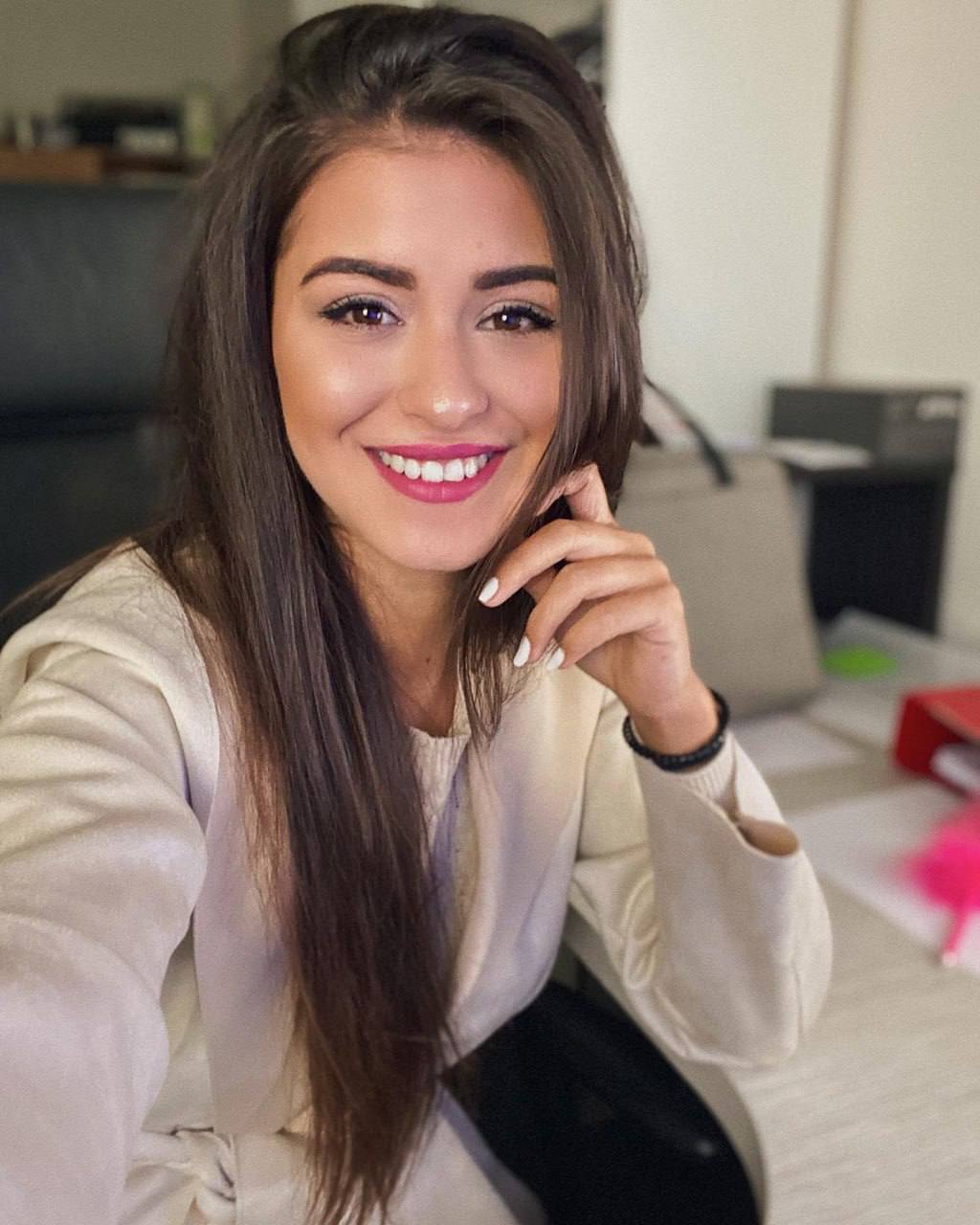 Ruth, Event-Assistentin